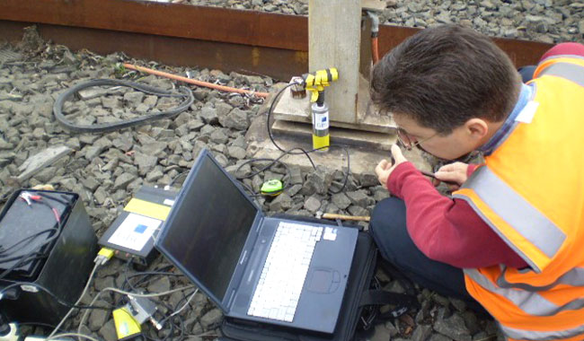 Acoustic non-destructive testing for structural assessment