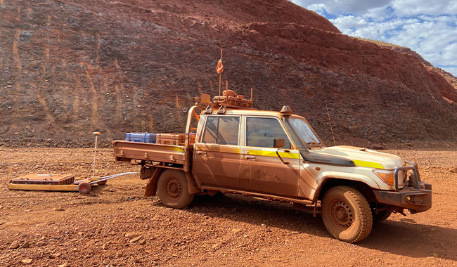 Geophysical survey for pit floor and overburden characterisation