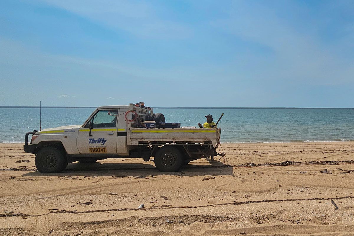 Seismic line data acquisition for mining geophysics investigation