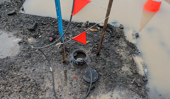 Resistivity logging tool used in downhole geophysical survey
